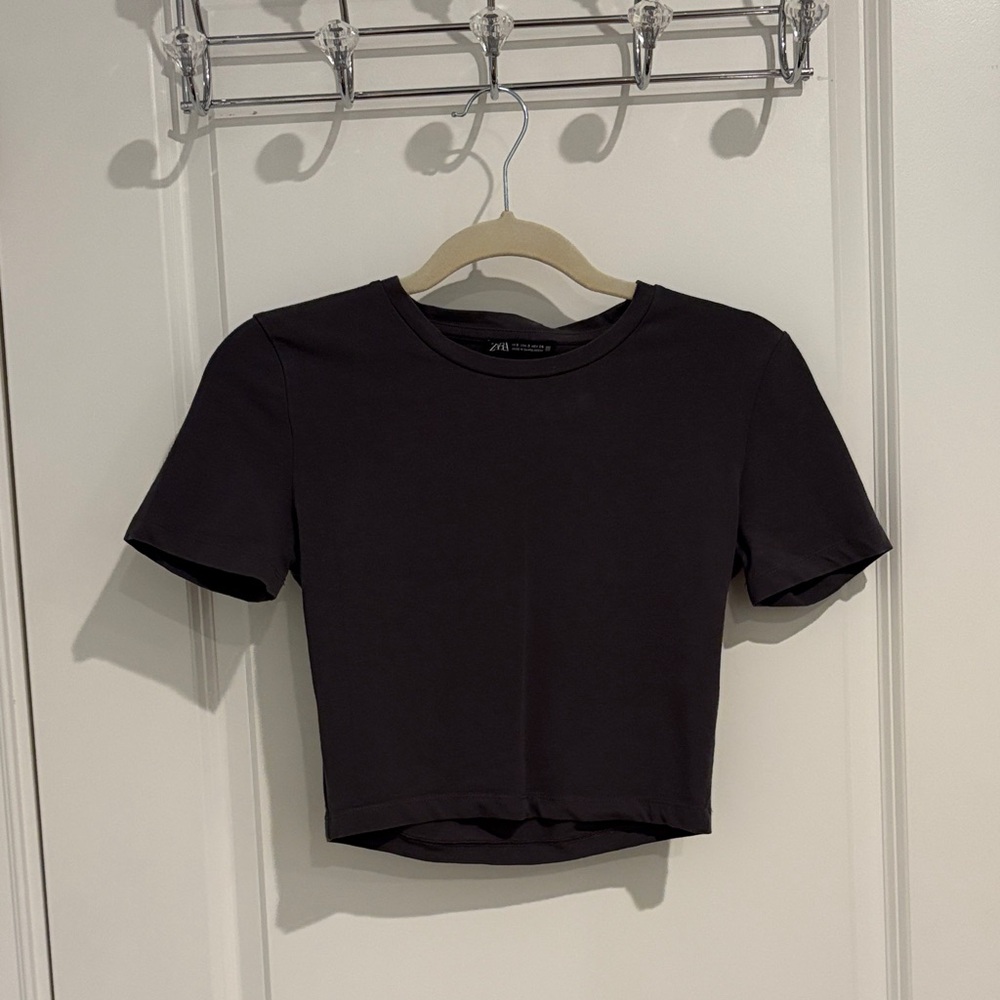 Charcoal Gray Short Sleeve Crop Top